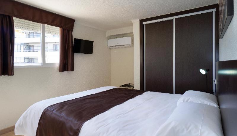 Hotel El Pozo Torremolinos Quarto foto